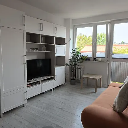 Mieszkanie Dwupokojowe W Bloku *