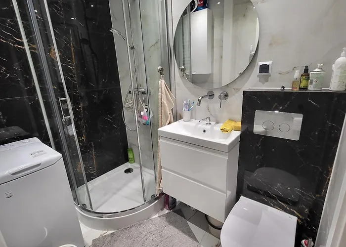 Mieszkanie Dwupokojowe W Bloku *